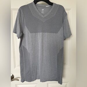 H&M Men's Two-Tone Gray V-Neck Tee